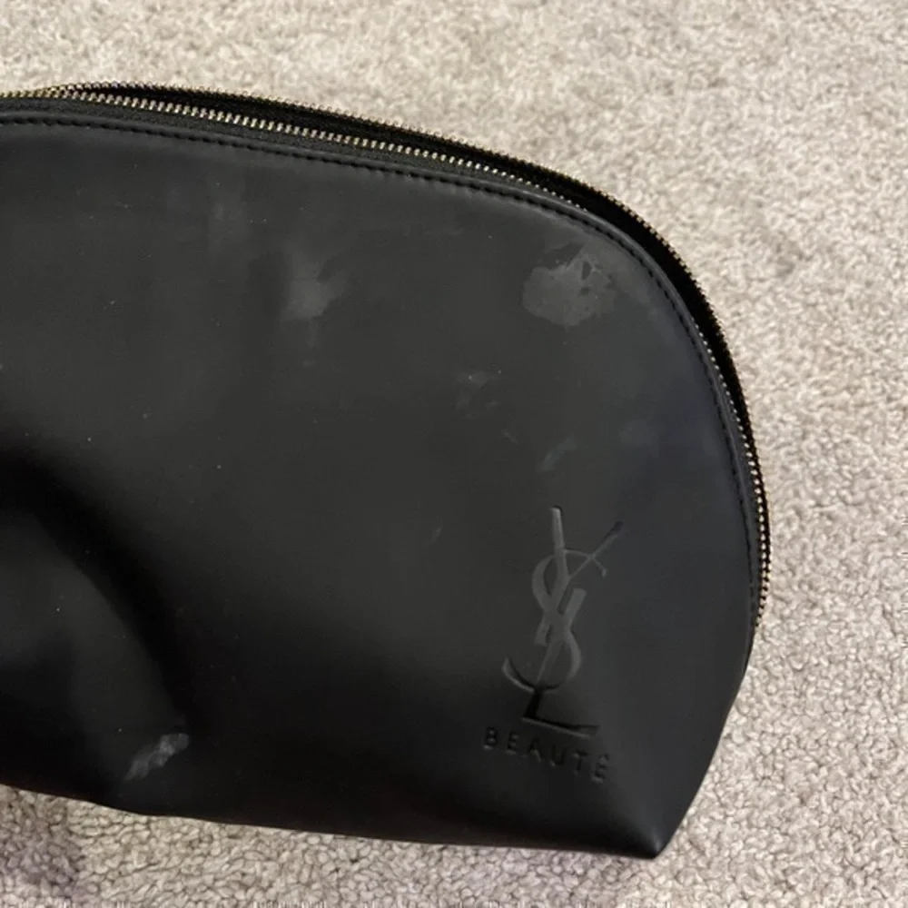 YSL Yves Saint Laurent Women's Beaute Black Makeup Cosmetic Bag Pouch Travel‎
